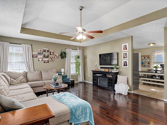 4th image of 651 S Mahn Avenue