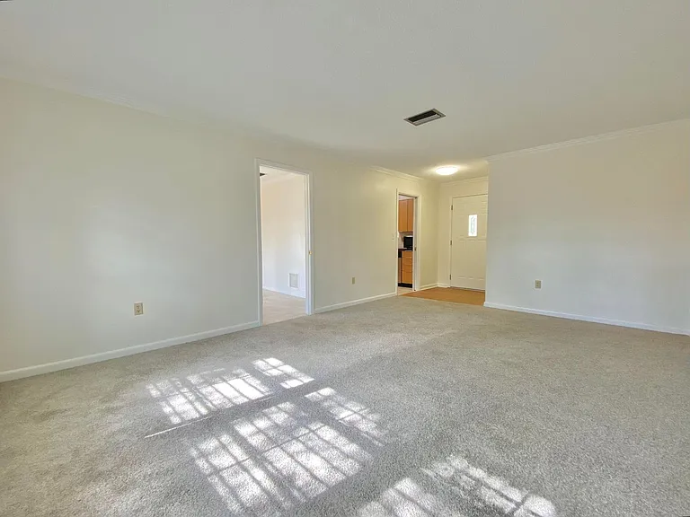 1211 Jaffa St — Photo 4