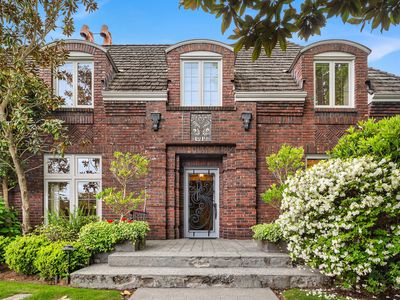 1919 Shenandoah Dr E, Seattle, WA, 98112