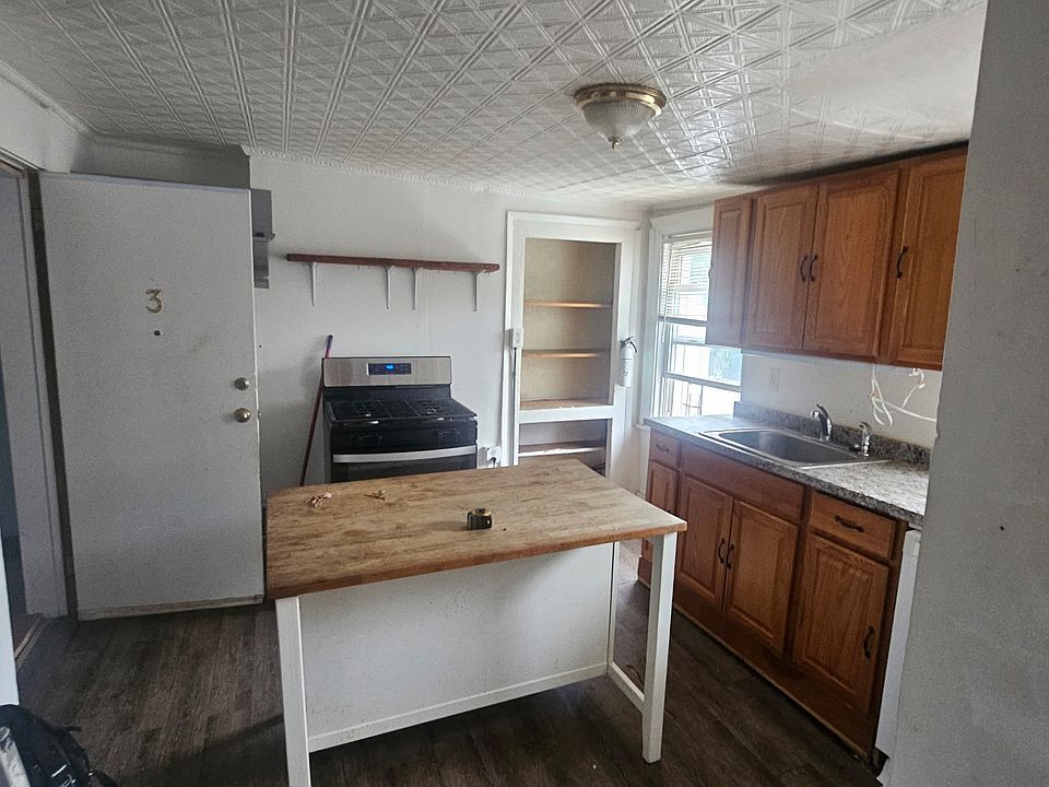 1st image of 287 7th St