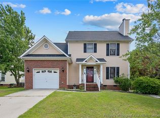 721 Bent Creek Dr, Hope Mills, NC 28348