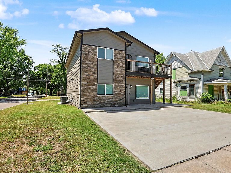 Listing photo 2