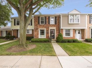 1280 Woodbridge St, Saint Clair Shores, MI 48080