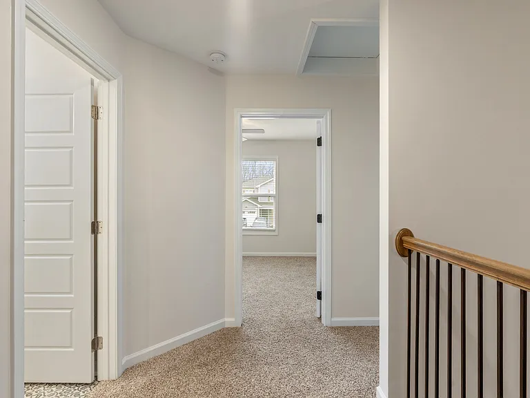 412 Hillside Dr — Photo 9