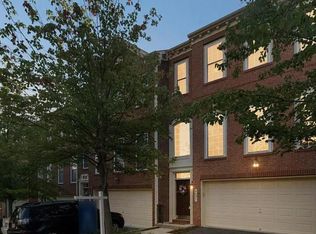 4695 Helen Winter Ter, Alexandria, VA 22312