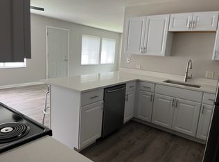 600 Saint Johns Rd, Woodstock, IL 60098