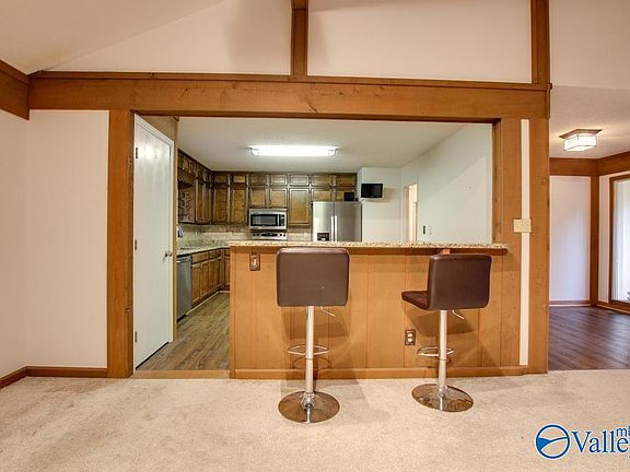 5th image of 115 Northwood Cir