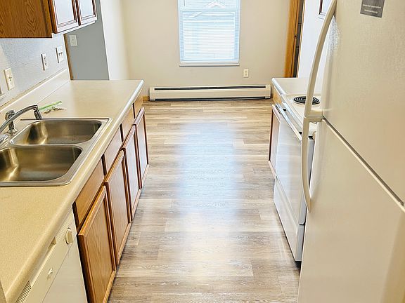 3rd image of 6719 Quinn St #204