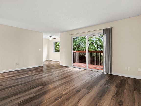 Explore Los Altos Apartments