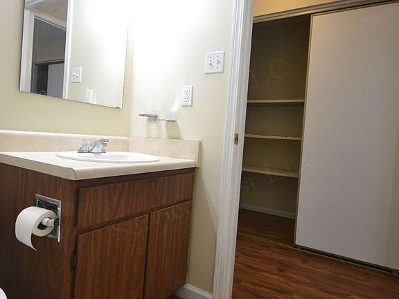 3rd image of 510 Plaza Dr APT 03