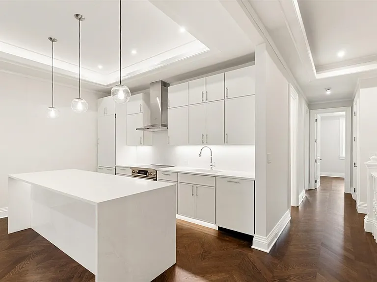 121 Newbury St #PENTHOUSE — Photo 1