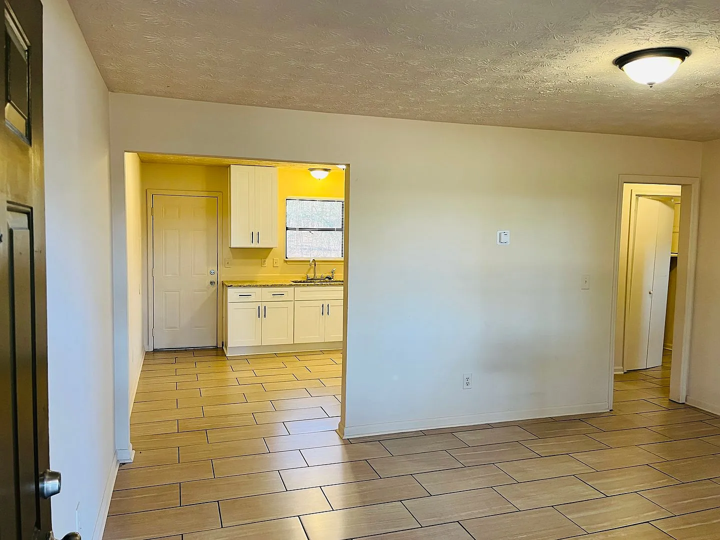 4120 Midway Rd — Photo 2