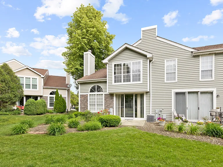 1175 Regency Dr — Photo 23