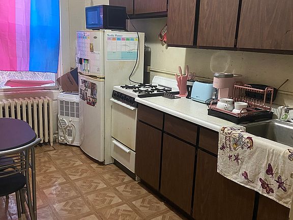3rd image of 312 S Bouquet St
