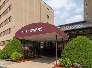 110 Putter Dr #615N, Wallingford, CT 06492