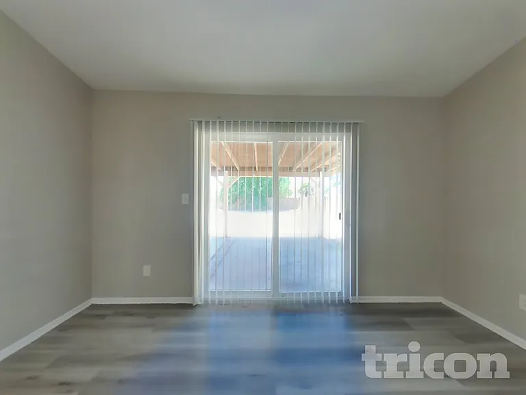 532 E Avenue J9 — Photo 6