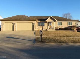 581 Barley Ridge Trl, Freeport, IL 61032