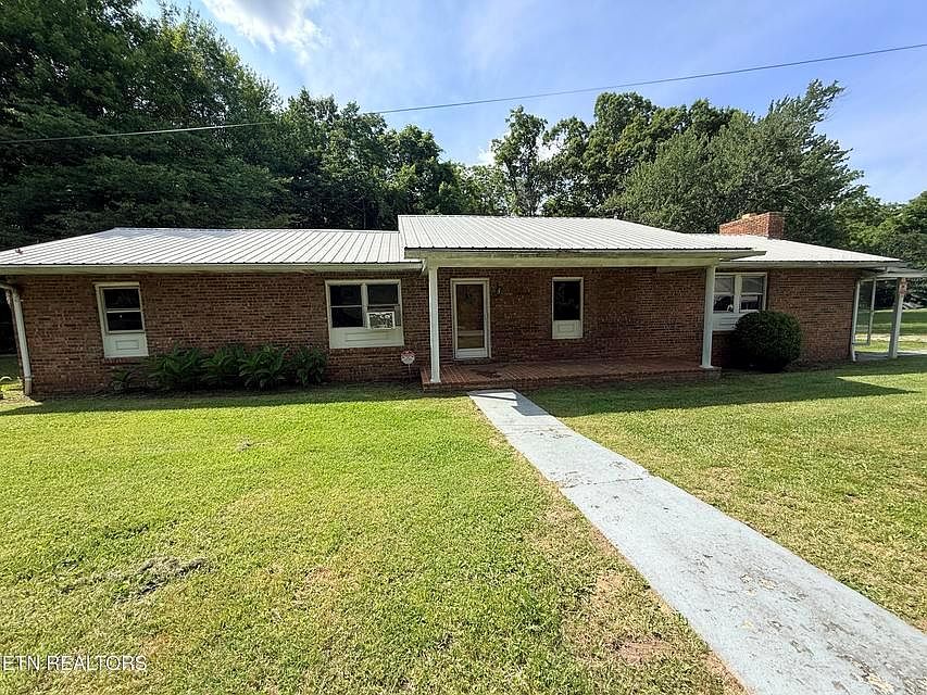 1st image of 331 White Oak St