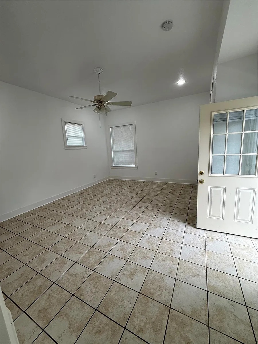 Building Photo - 5201 Leeland St #B