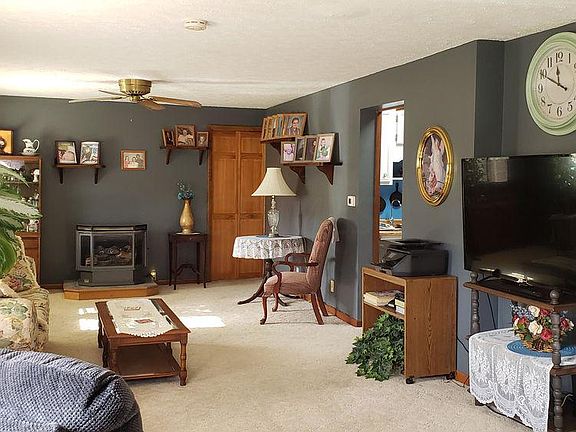 4th image of 909 Daffodil Dr