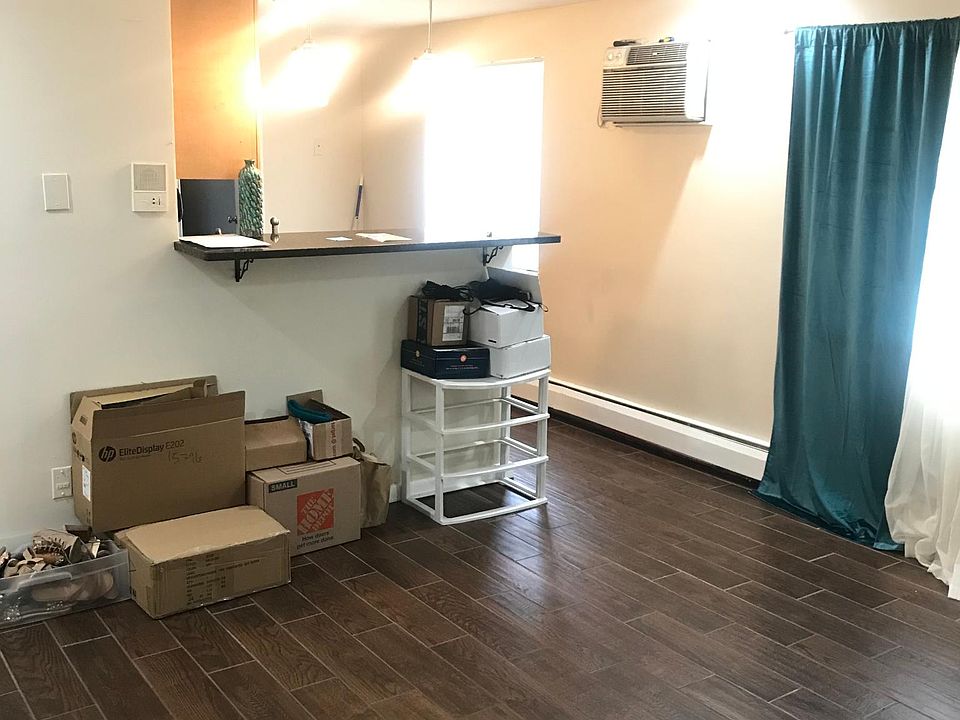 1st image of 2861 Harrison Ave #10