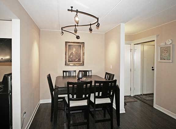 4th image of 841 N York St APT 219