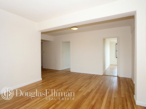 2nd image of 2550 Independence Ave APT 8S