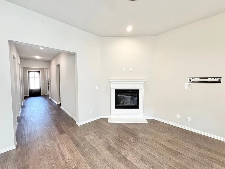 809 Uplands Dr — Photo 8