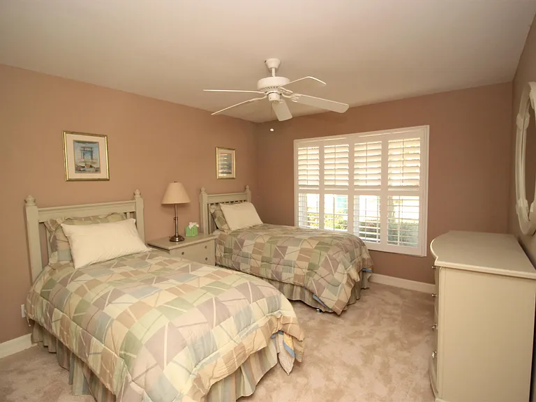 2322 Butterfly Palm Dr — Photo 15