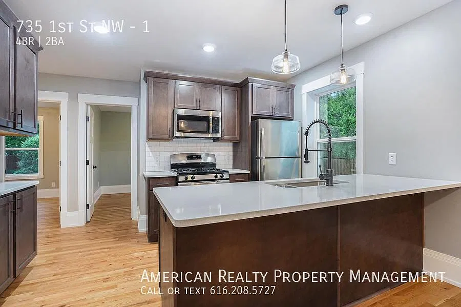 4 bed, 1350 sqft, $2,600 — Photo 4