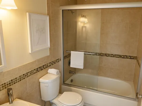 372 Communipaw Avenue image 15 of 20