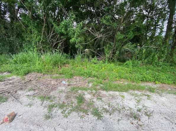 2340 89th Ave, Vero Beach, FL 32966