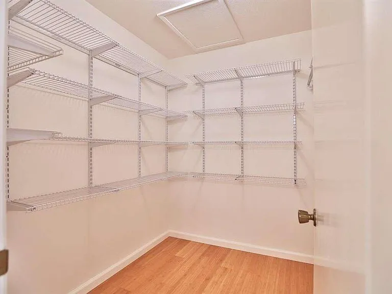 10213 Parish Pl — Photo 12