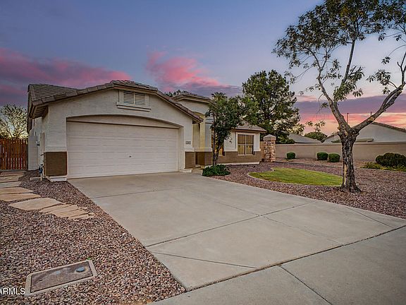 2nd image of 576 S MOOREA Drive