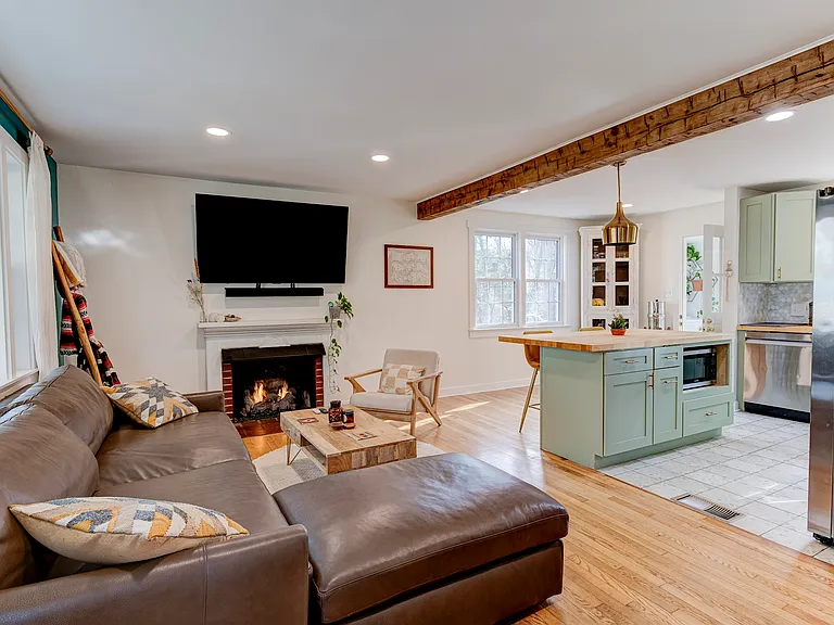 151 Lakewood Dr — Photo 6