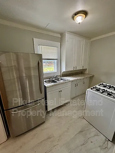 485 Crouse St Photo 1
