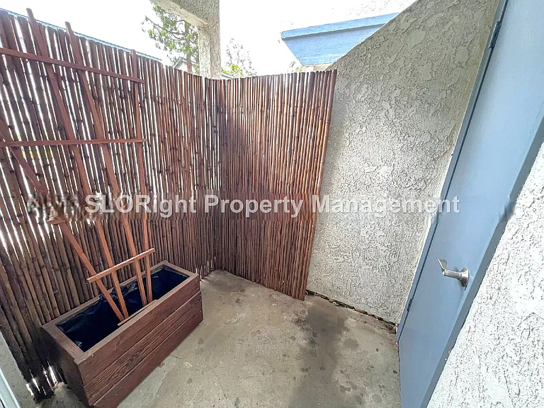 1025 Southwood Dr #C — Photo 13