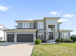 1744 NE Woodland Shores Ln, Lees Summit, MO 64086