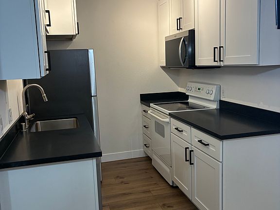 4th image of 411 Piccadilly Pl APT 16