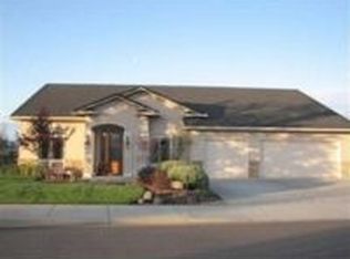 1050 Coral Rdg, Eagle Pt, OR 97524