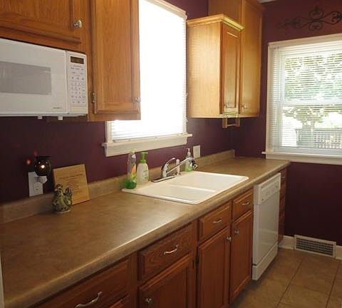 2nd image of 7 Harbord Dr