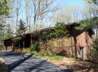 2616 Soapstone Dr, Reston, VA 20191