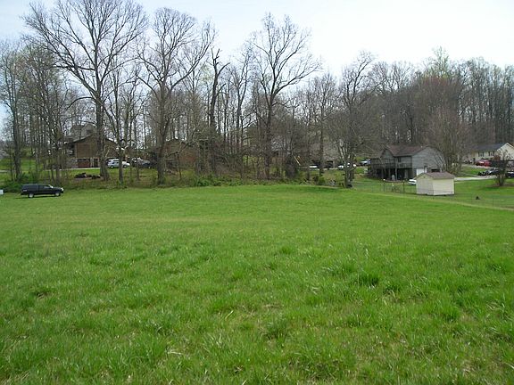 3rd image of Harmony Acres Dr E