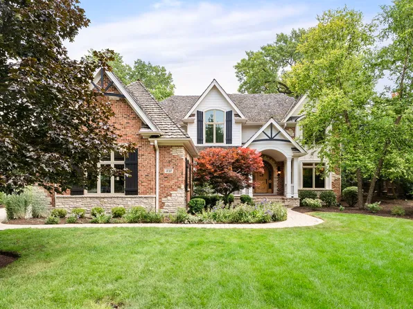 1727 Stoddard Ave, Wheaton, IL 60187