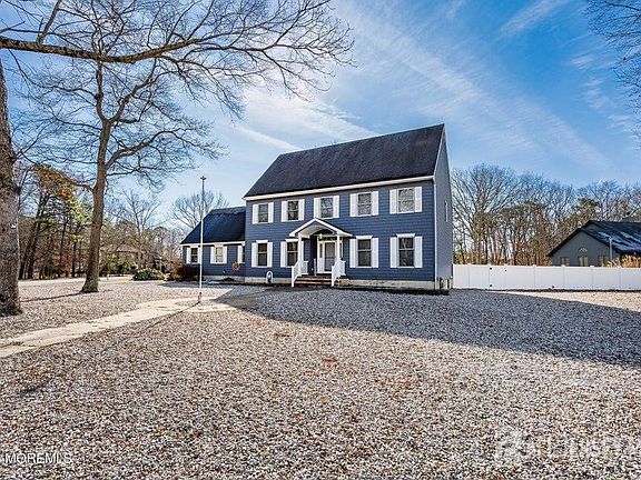 2nd image of 702 Radcliffe Rd