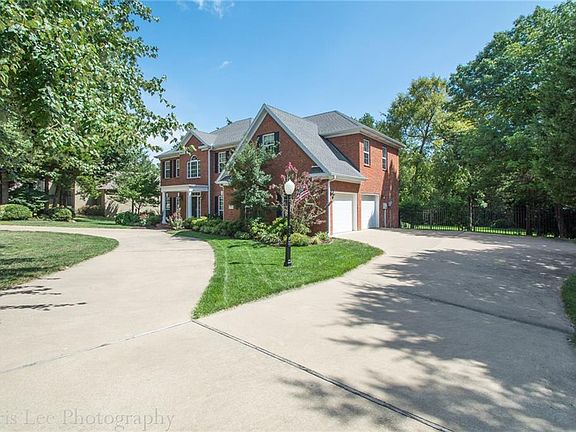 2nd image of 1218 N Amberwood Ln