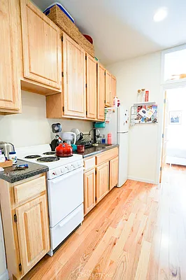 Rented by City Connections Realty | media 18
