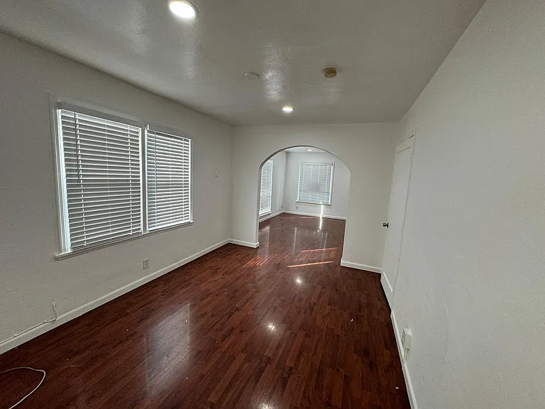 1136 N Sanborn Rd #10 — Photo 8