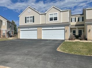 521 Springbrook Trl N, Oswego, IL 60543