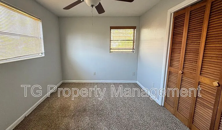 211 9th St N #5 — Photo 4